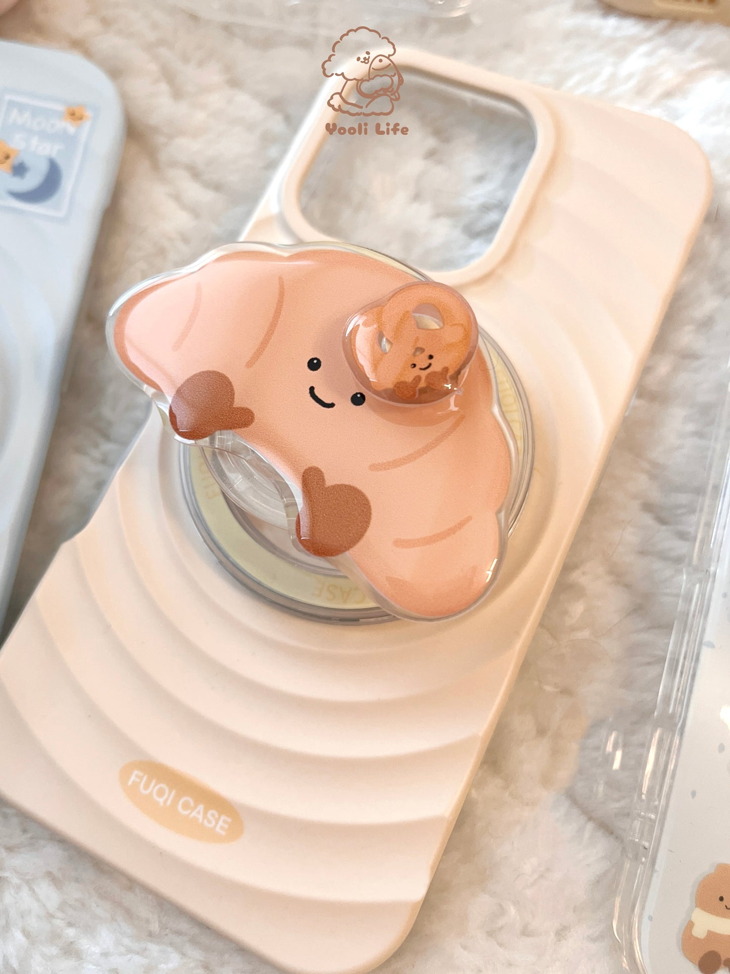 Croissant Snap-Off Magnetic Case Set
